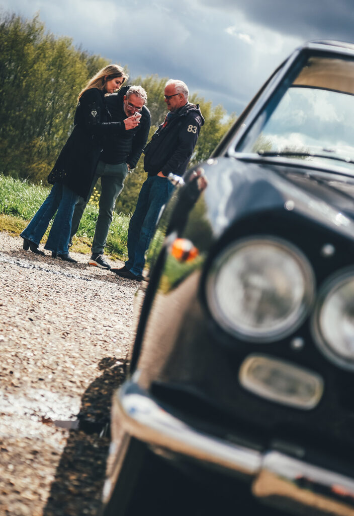 Maria Pels bij de eigenaren van de Lancia Flaminia's.