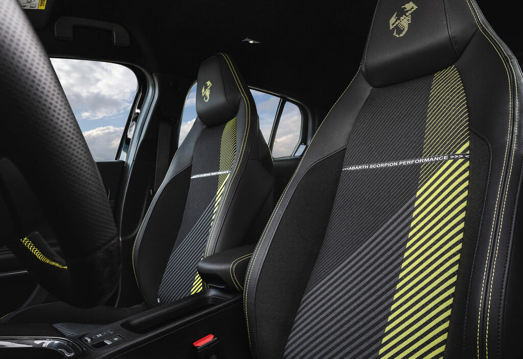 Abarth 600e - Interieur